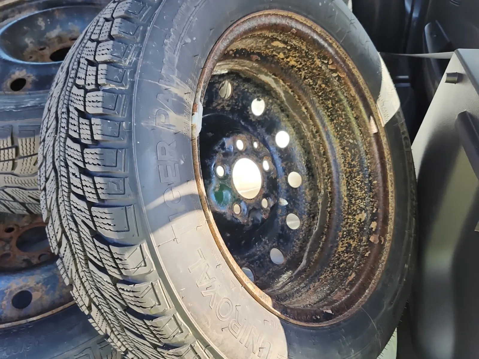 Spare Tire & Wheel Photo
