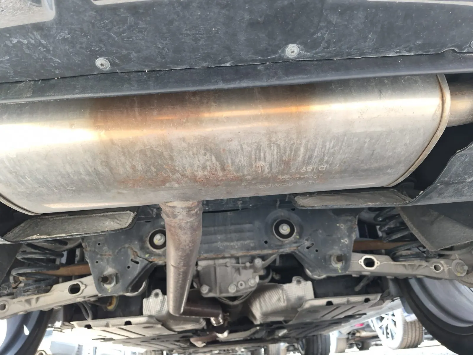 Undercarriage - Rear Photo