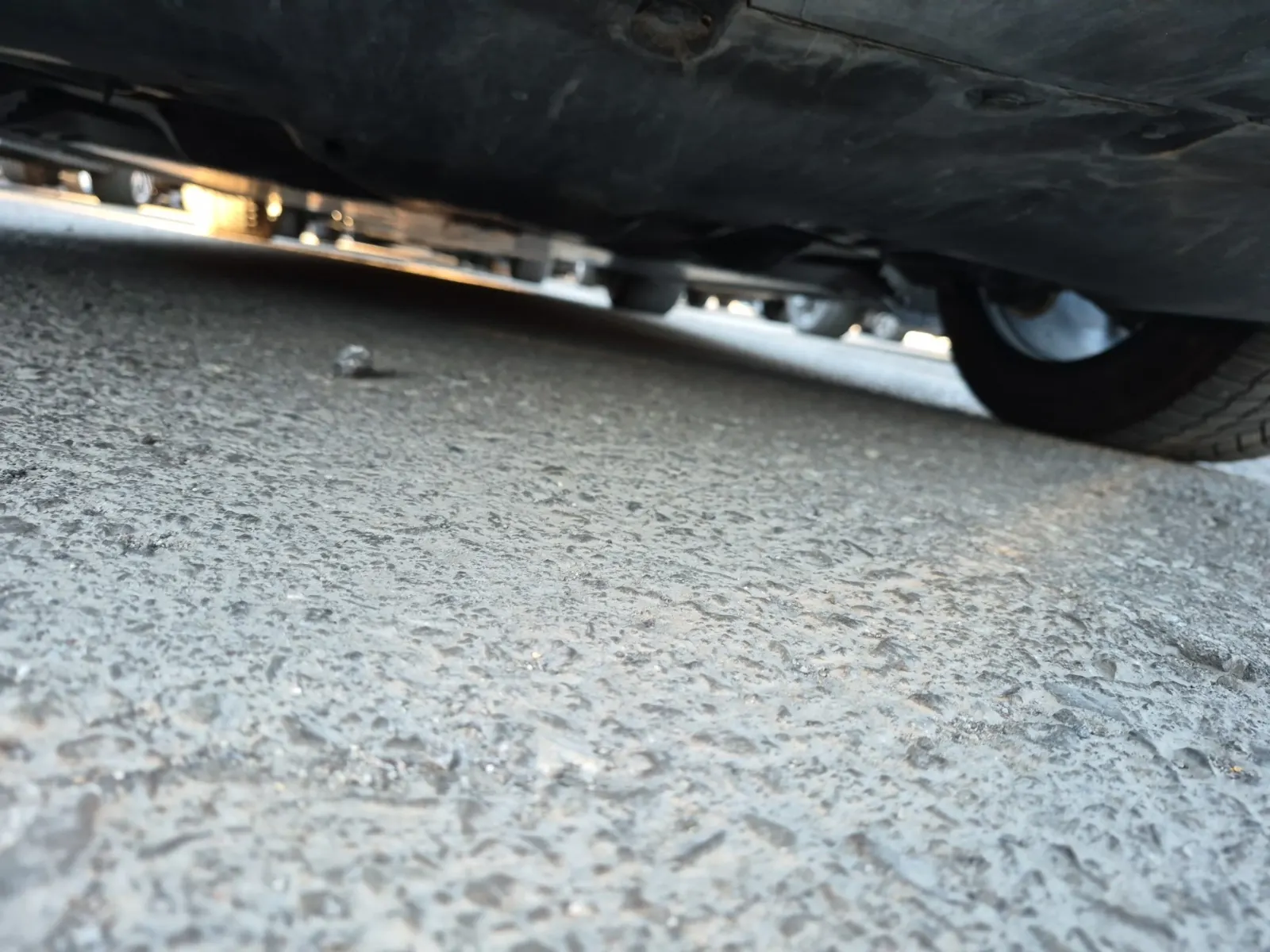 Undercarriage - Rear Photo