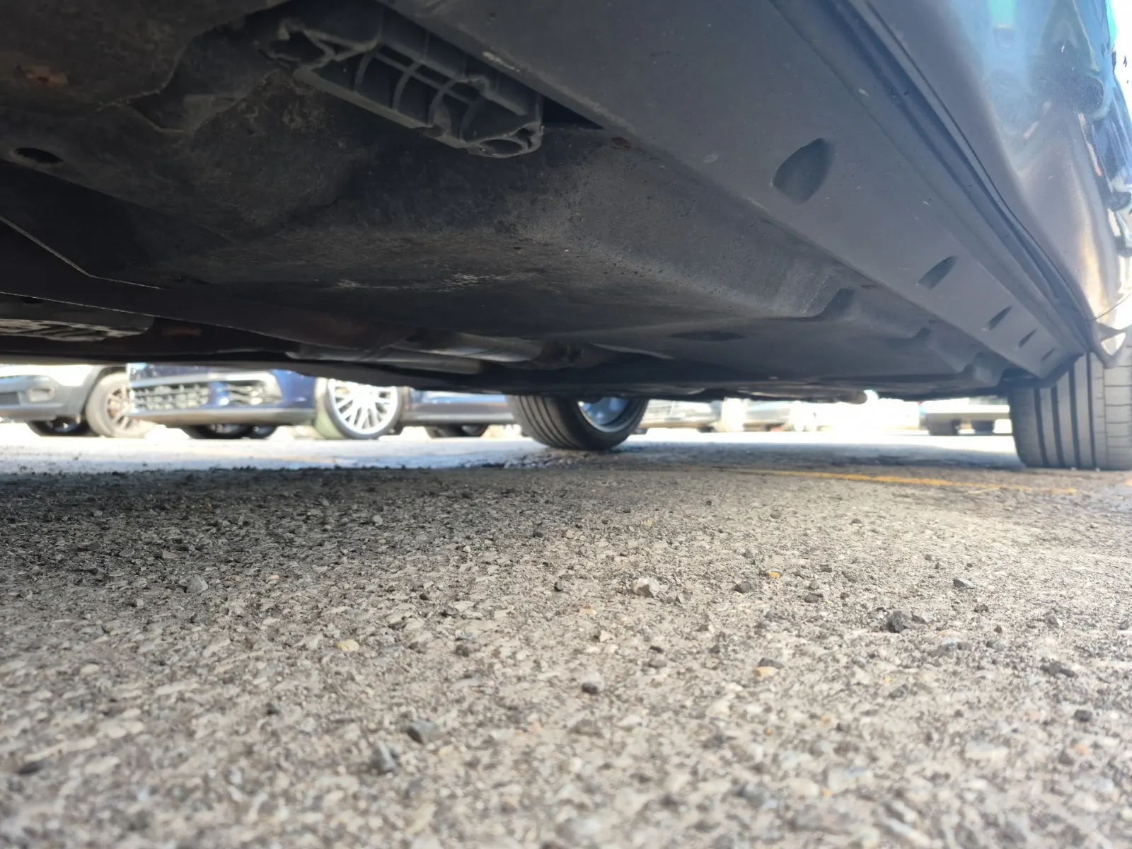 Undercarriage - Driver Photo