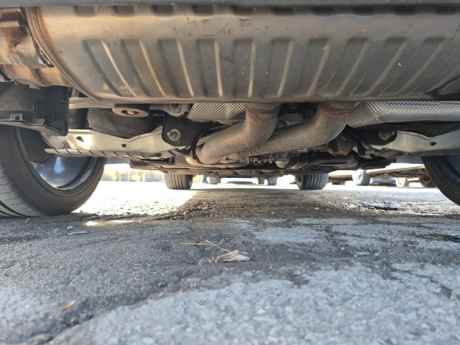 Undercarriage - Rear Photo