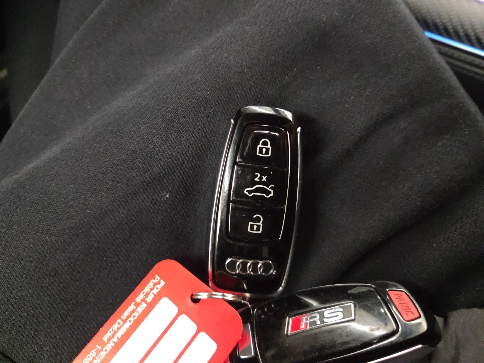Keys/Fobs/Manual Photo