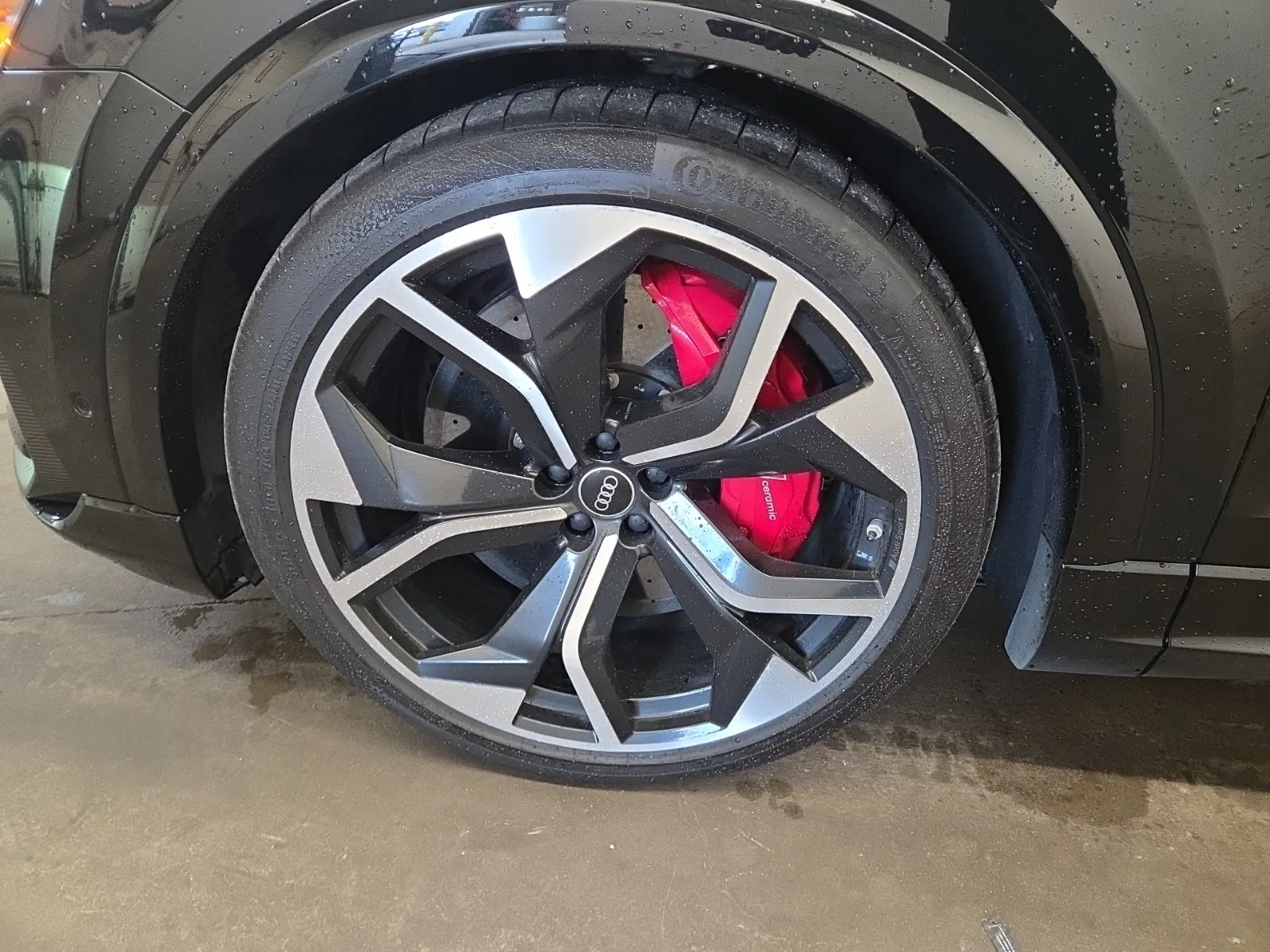 Front driver wheel/tire photo