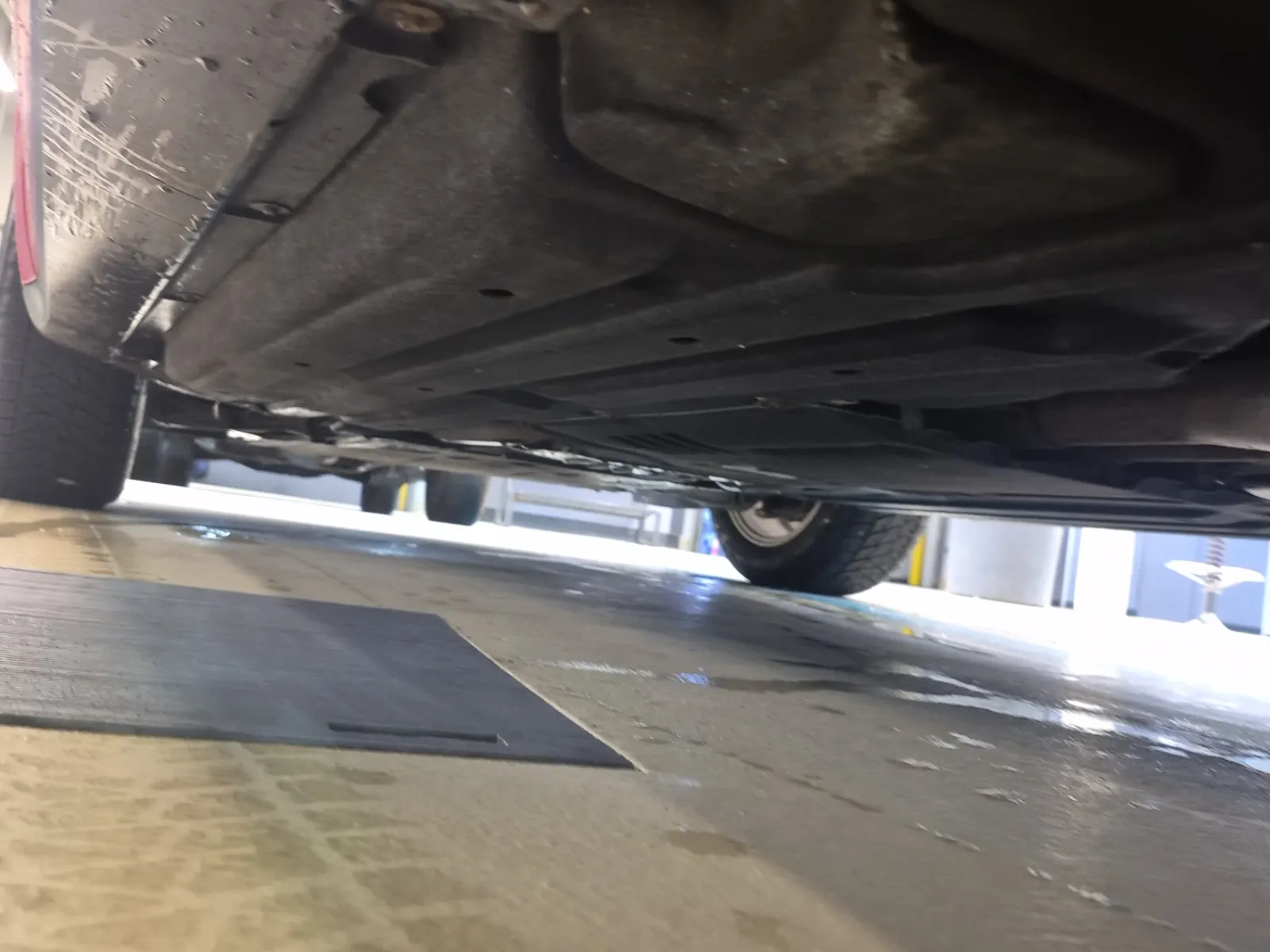 Undercarriage - Driver Photo