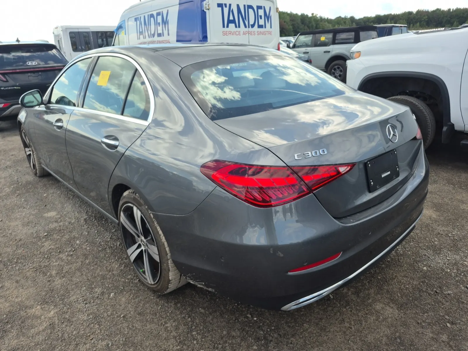 Driver Rear 3/4 Photo