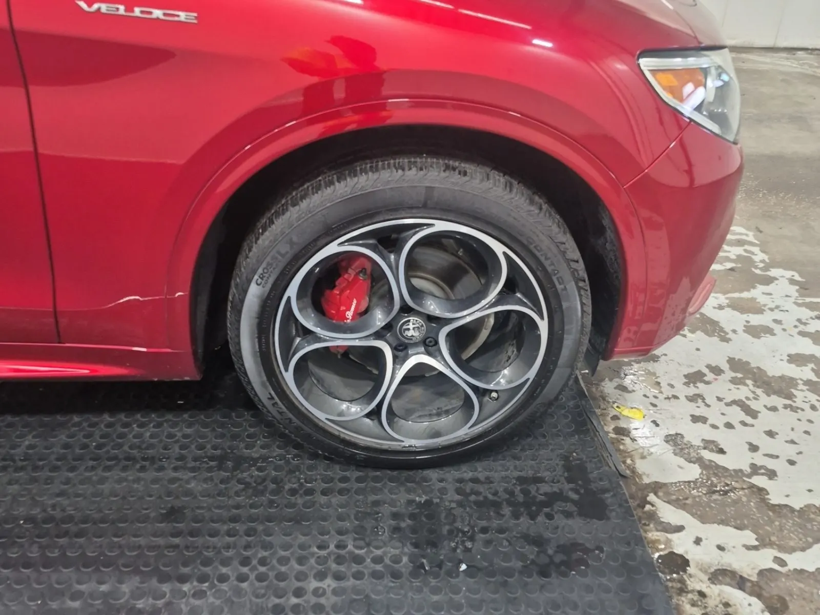 Right Front Wheel/Tire Photo