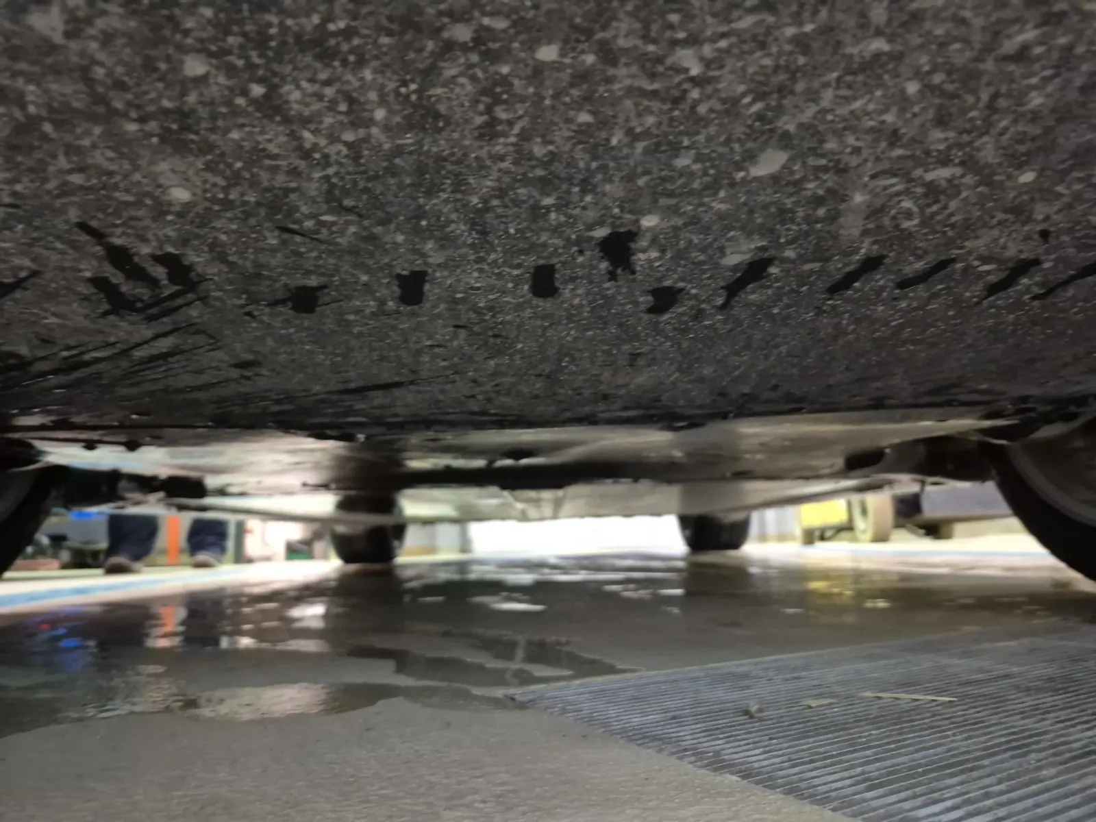 Undercarriage - Front Photo