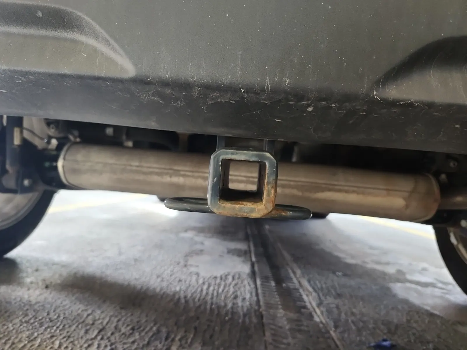 Undercarriage - Rear Photo