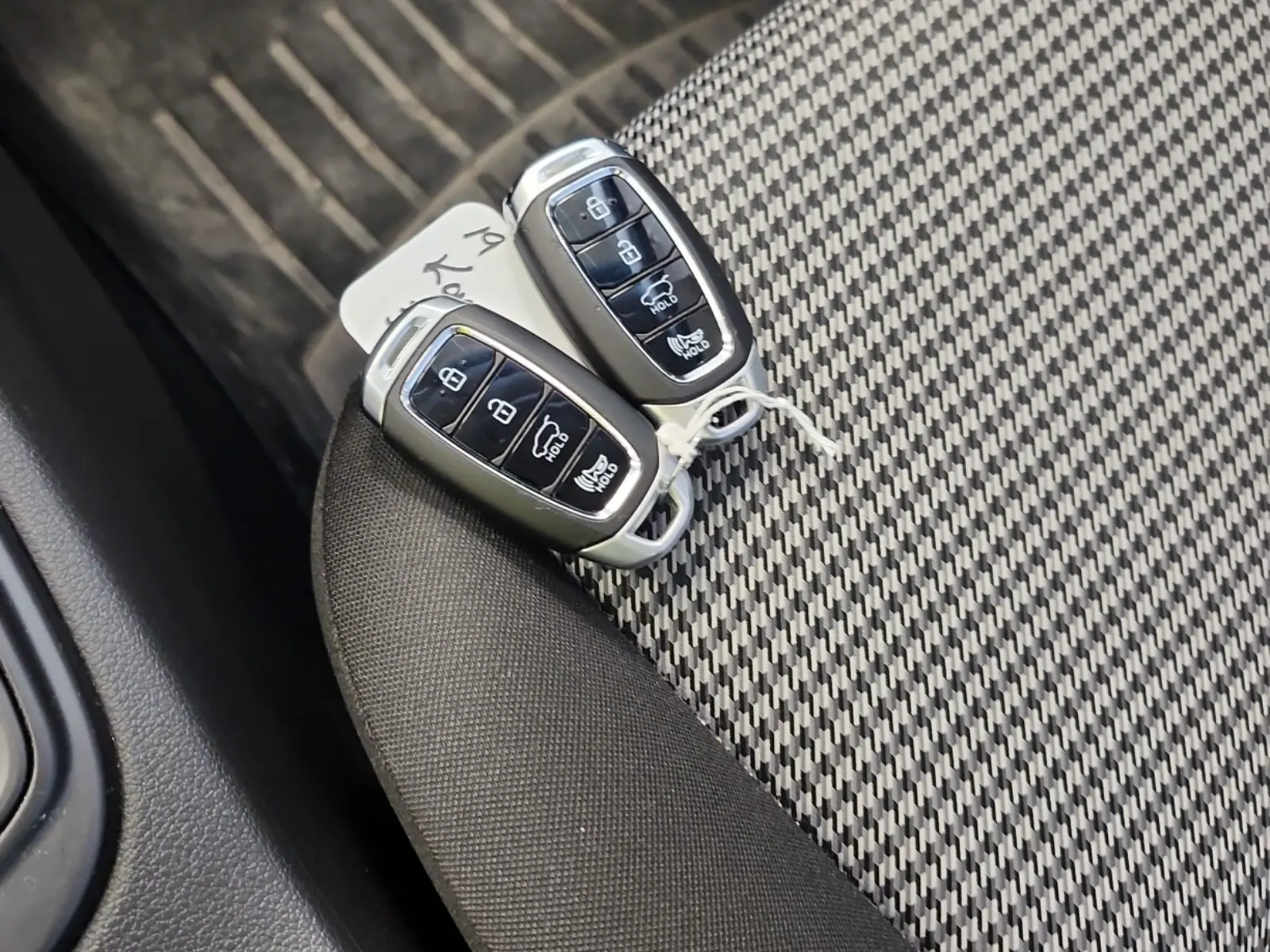 Keys/Fobs/Manual Photo