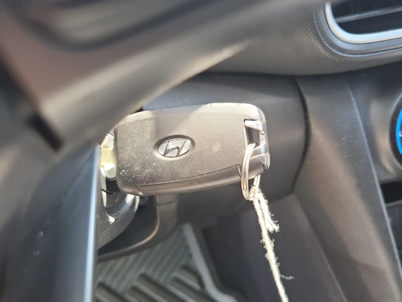 Keys/Fobs/Manual Photo