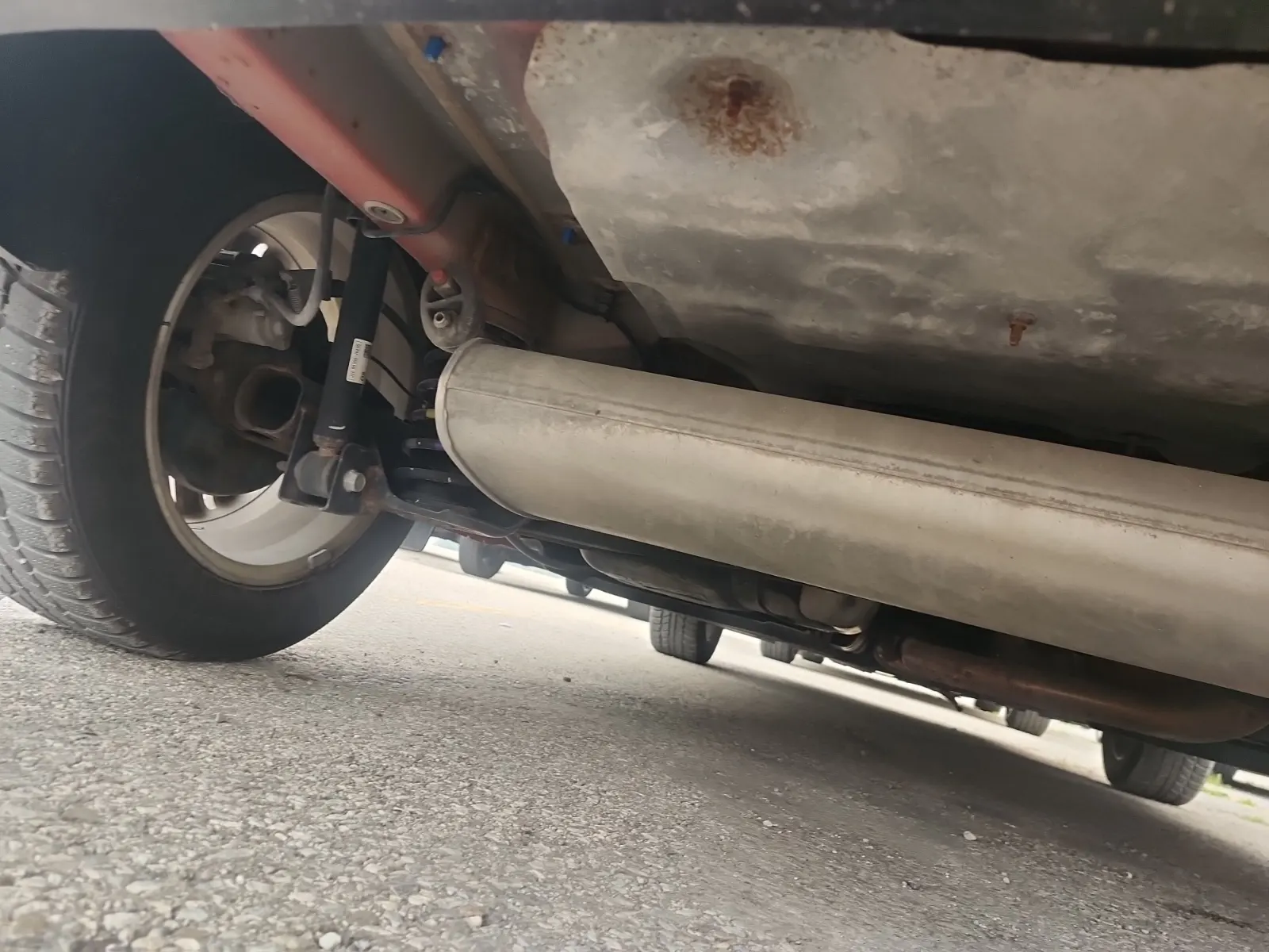 Undercarriage - Rear Photo