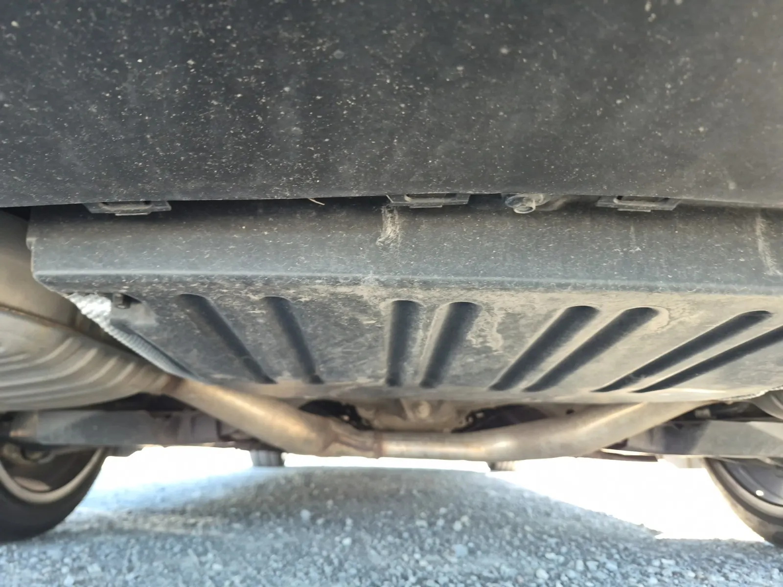 Undercarriage - Rear Photo