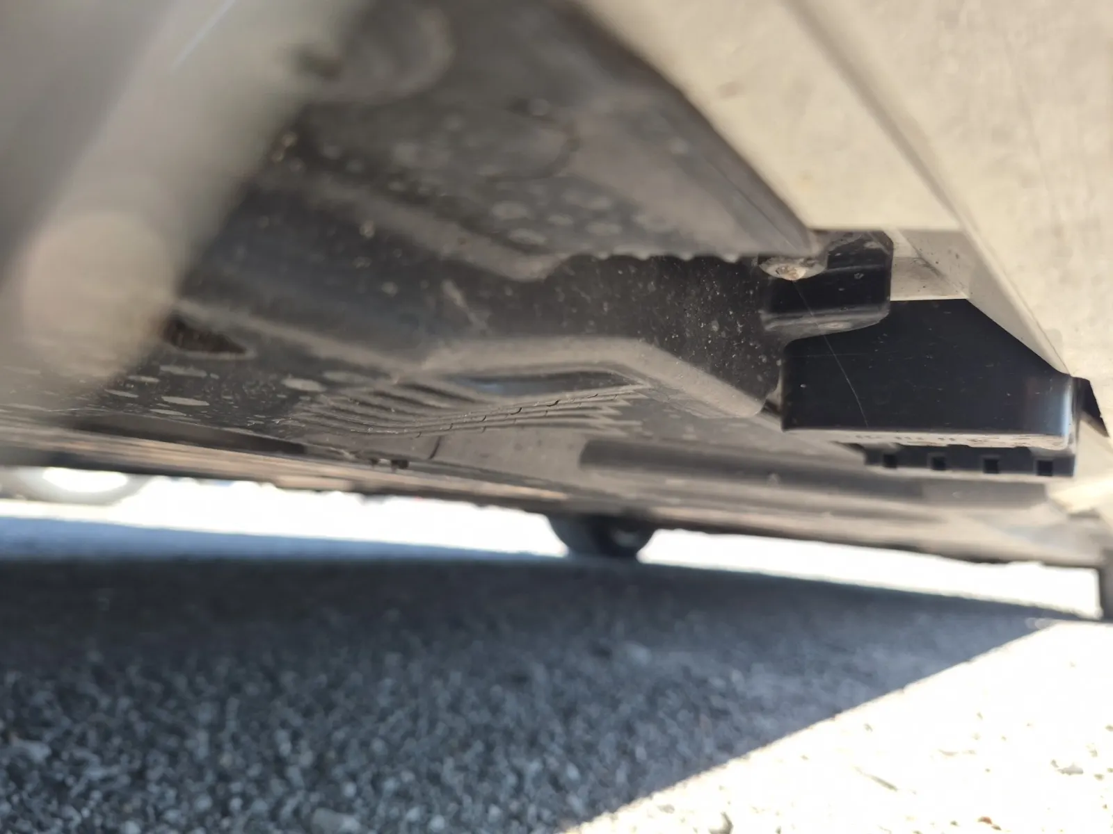Undercarriage - Passenger Photo