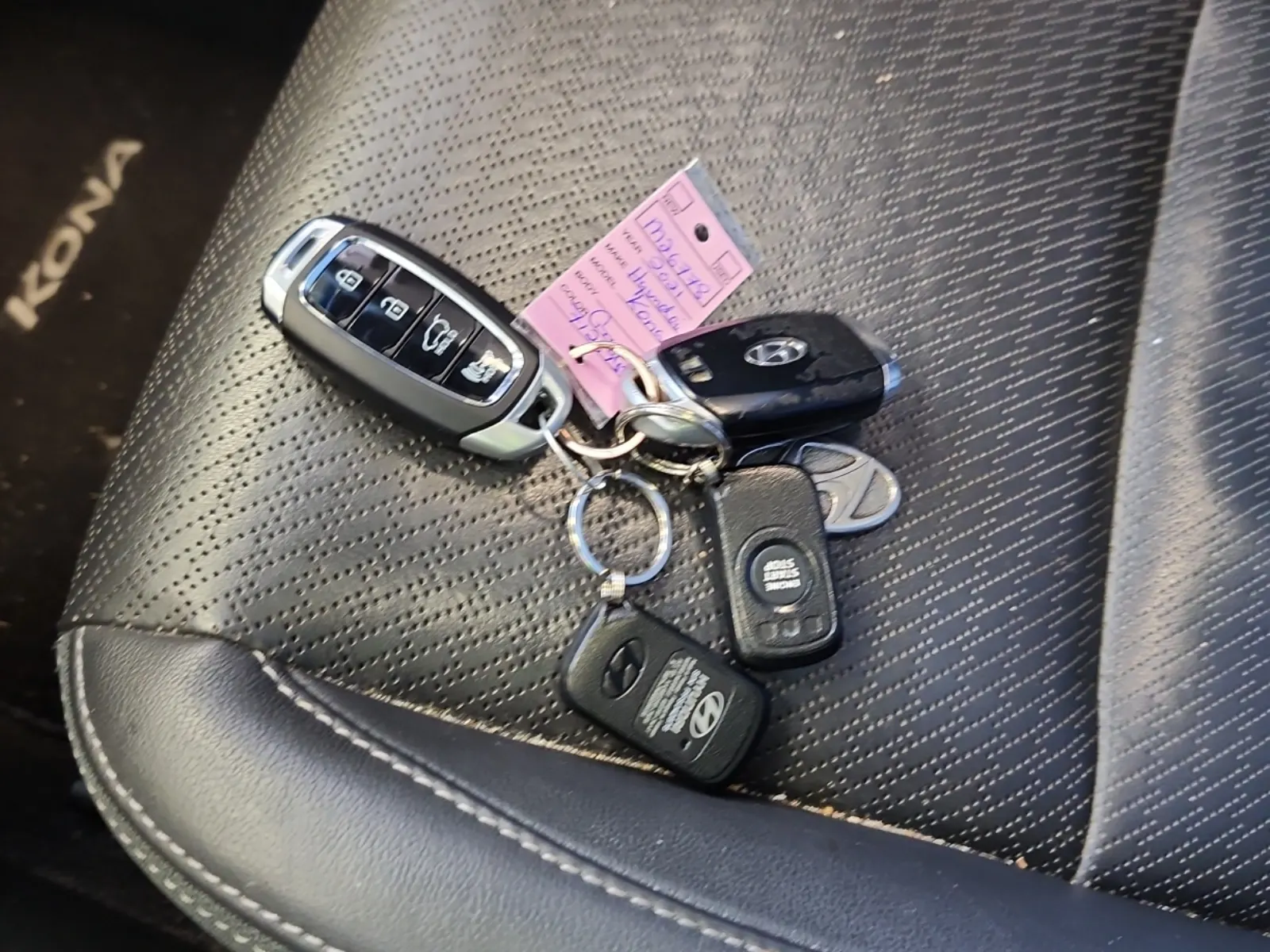 Keys/Fobs/Manual Photo