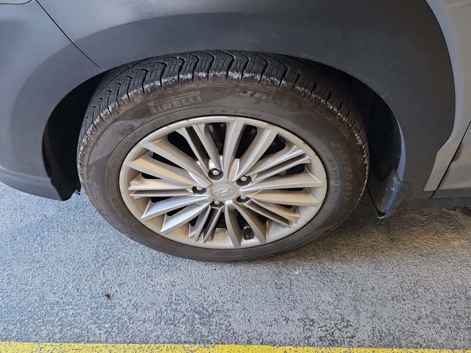 Front driver wheel/tire photo