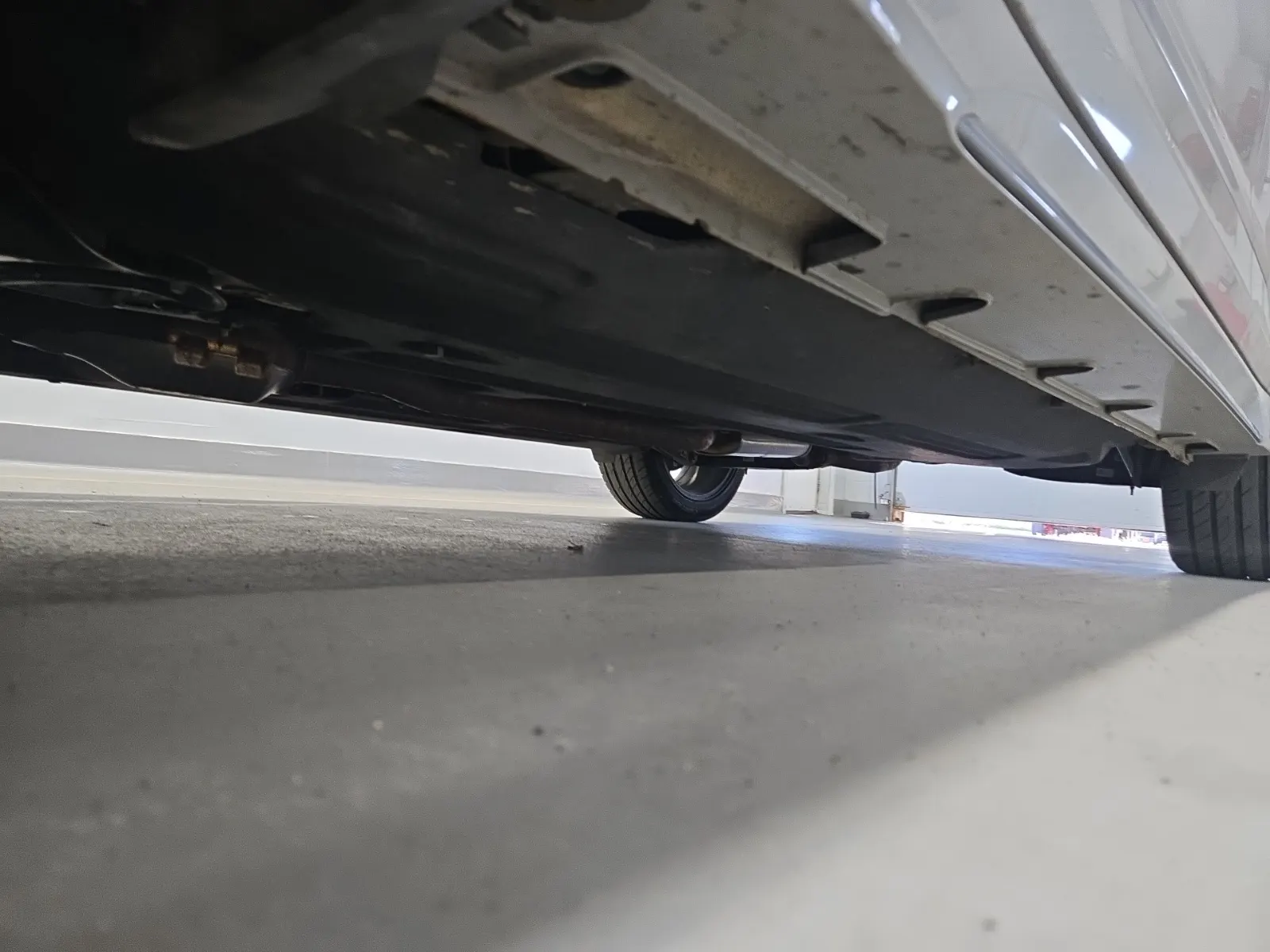 Undercarriage - Driver Photo