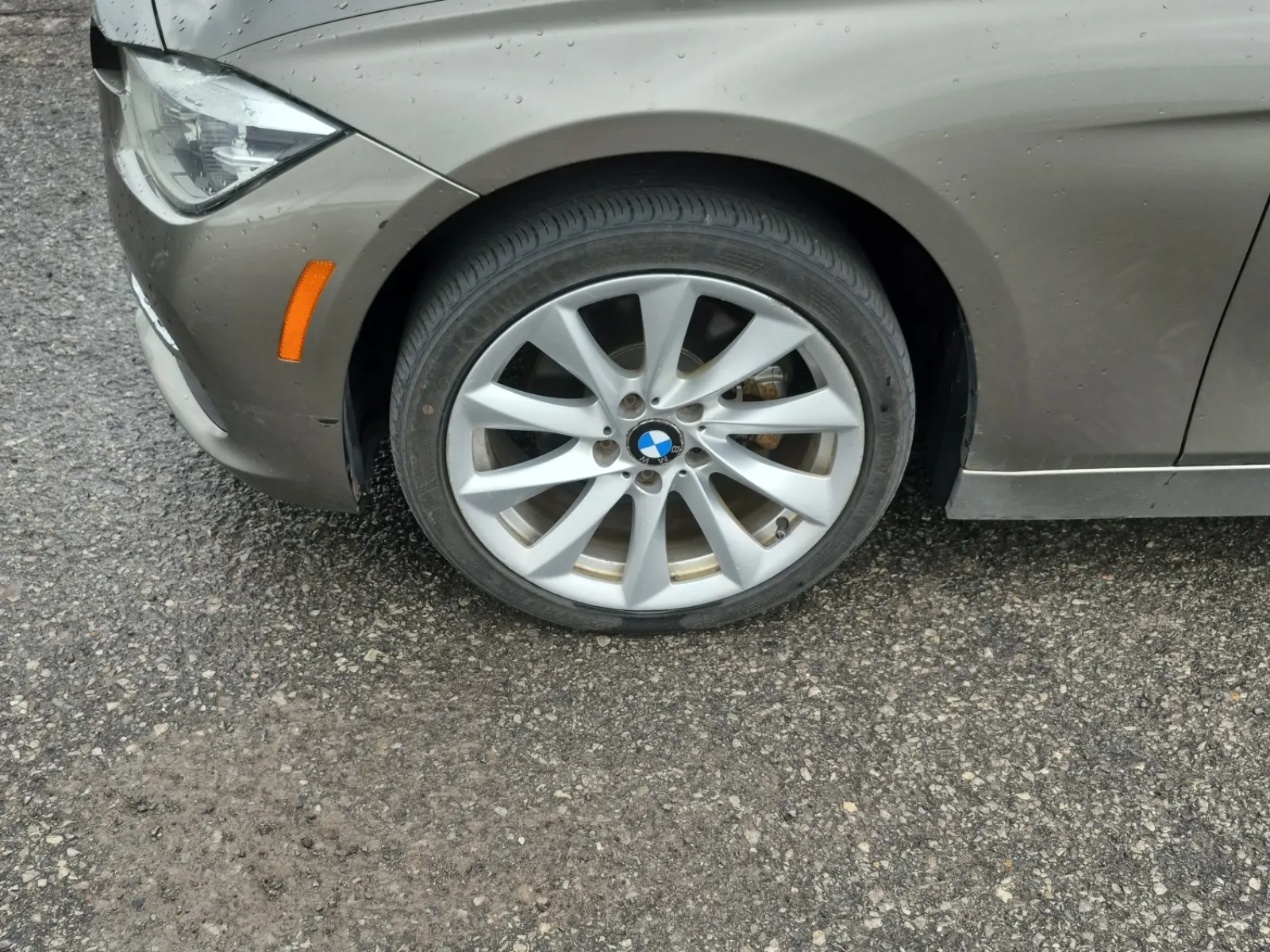Front driver wheel/tire photo