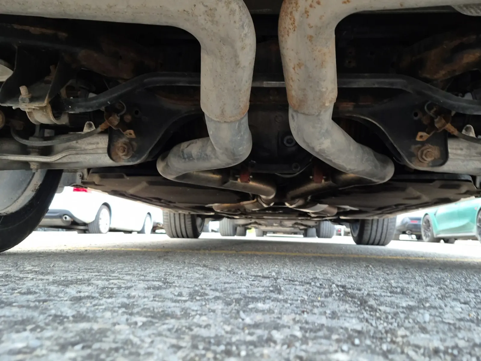 Undercarriage - Rear Photo