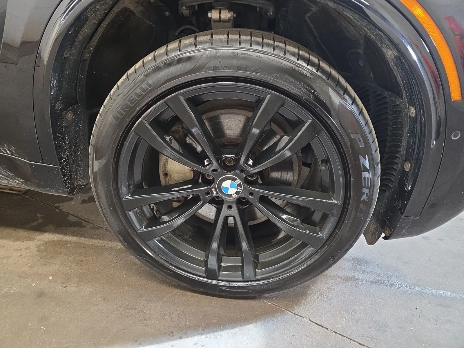 Right Front Wheel/Tire Photo