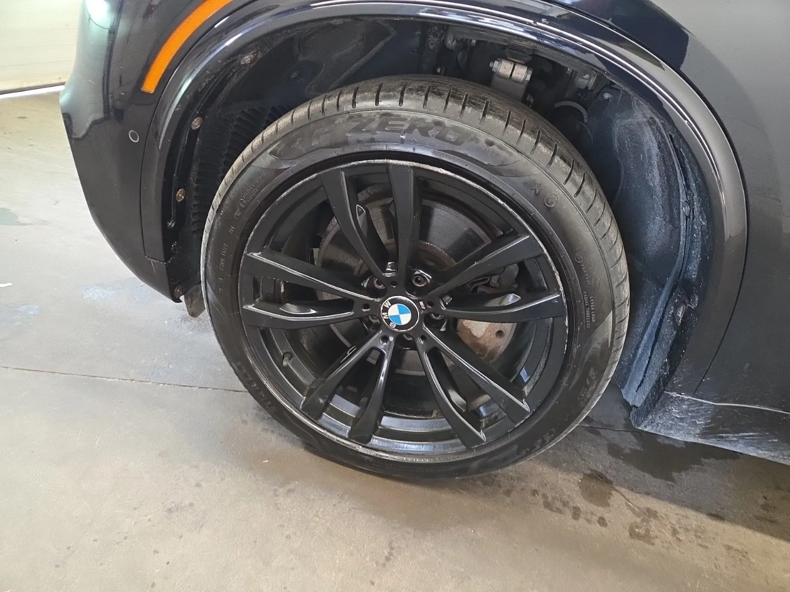 Front driver wheel/tire photo