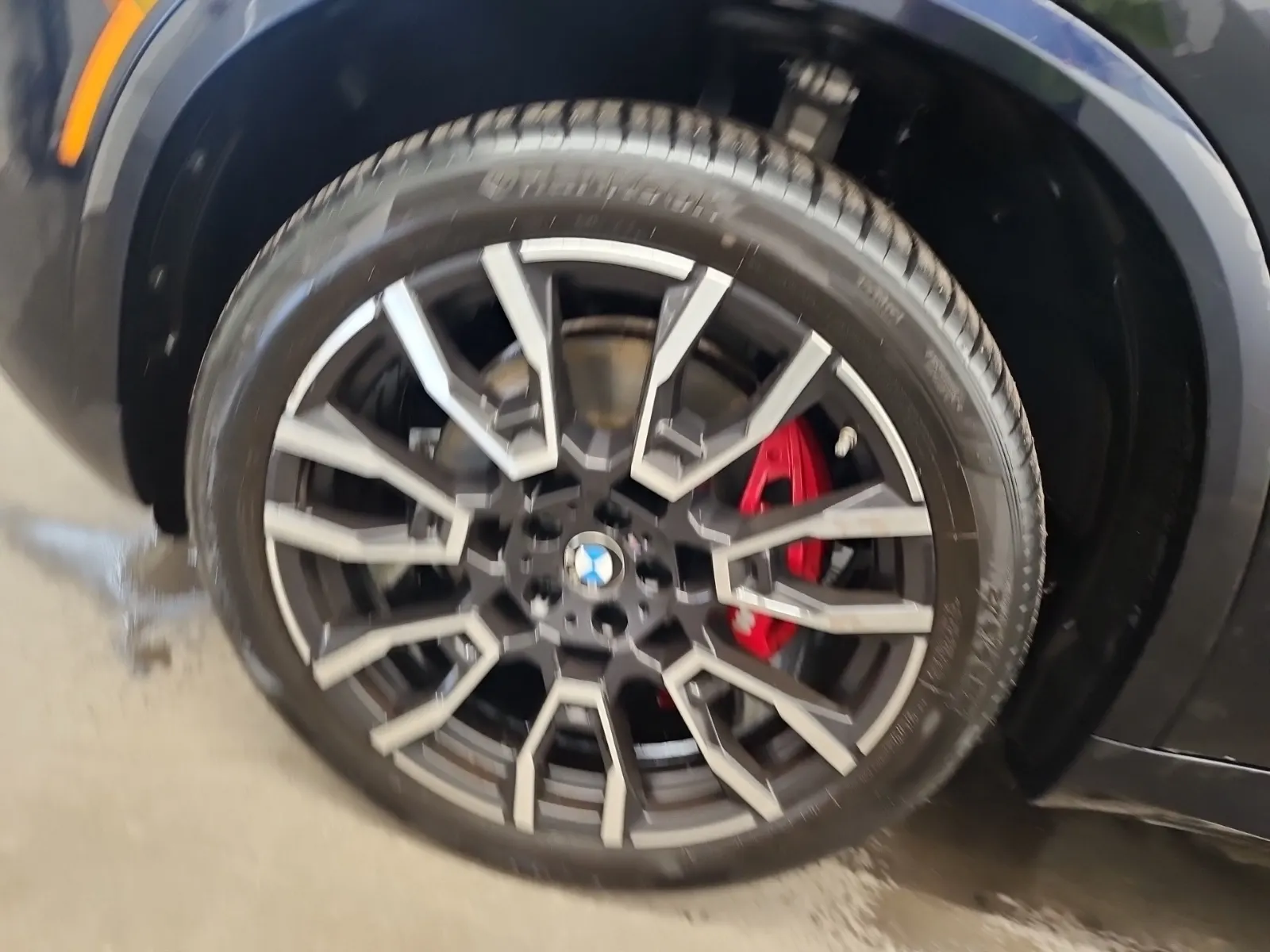 Front driver wheel/tire photo