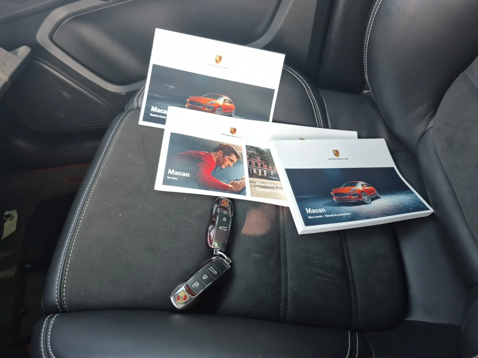 Keys/Fobs/Manual Photo