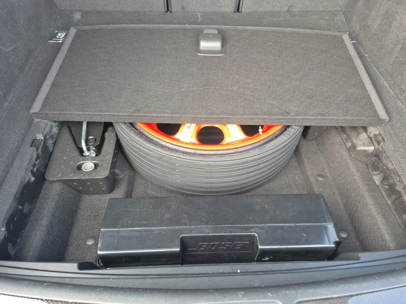 Spare Tire & Wheel Photo