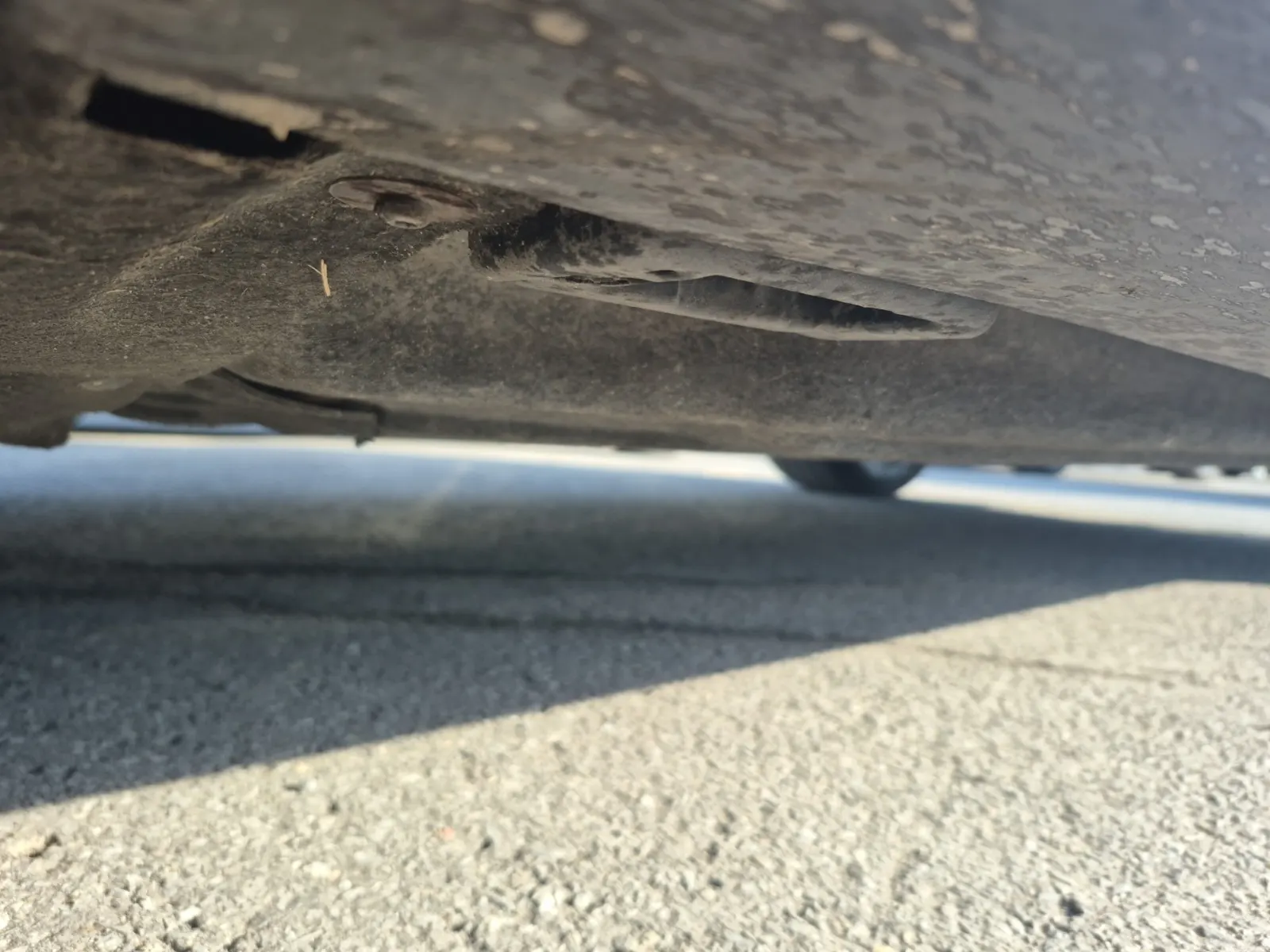 Undercarriage - Driver Photo