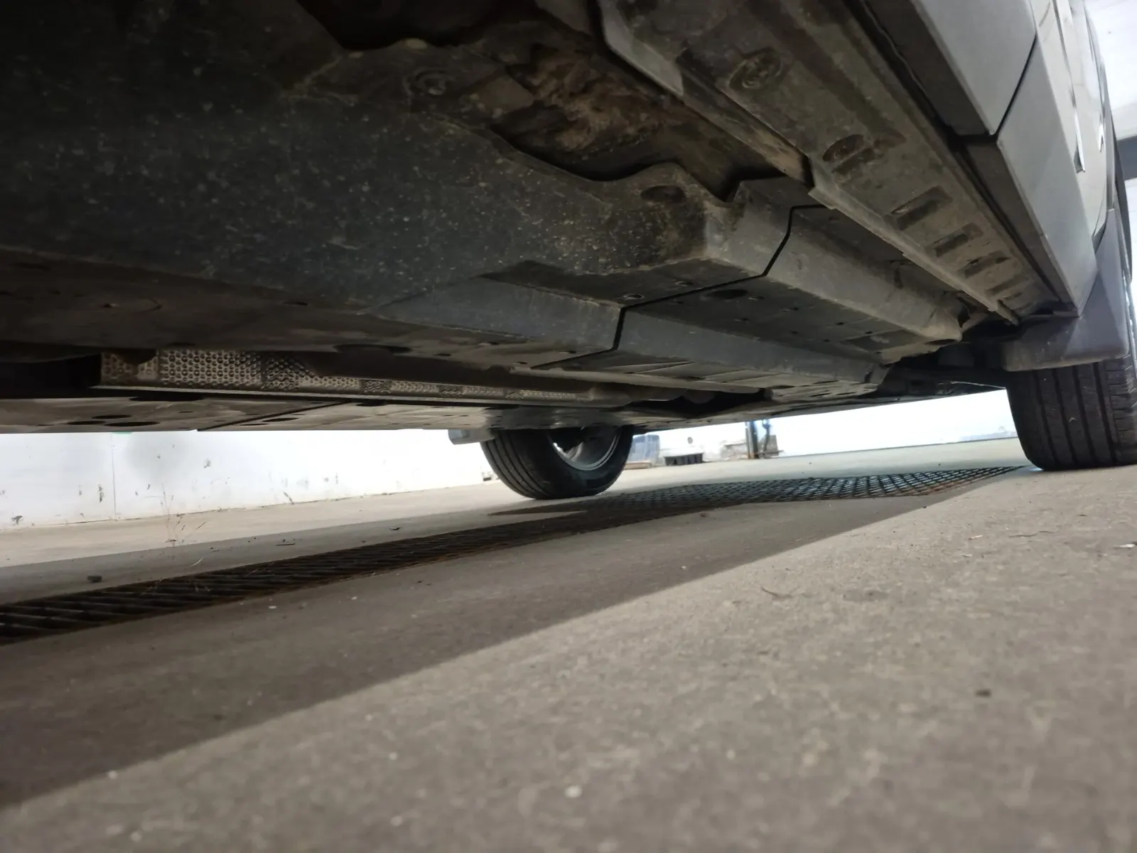 Undercarriage - Passenger Photo