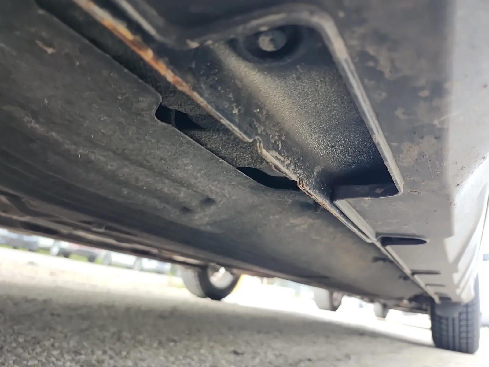 Undercarriage - Driver Photo