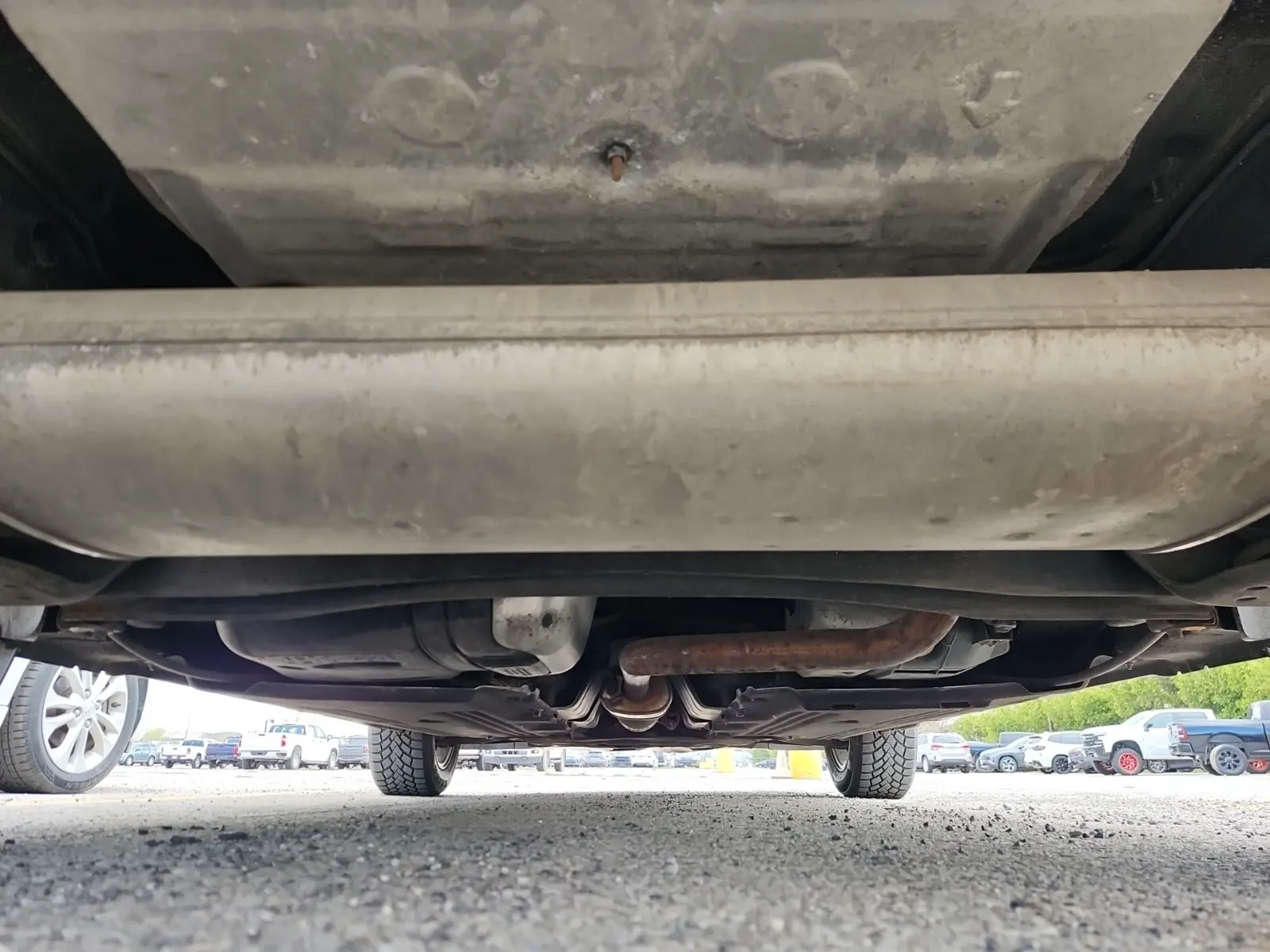 Undercarriage - Rear Photo