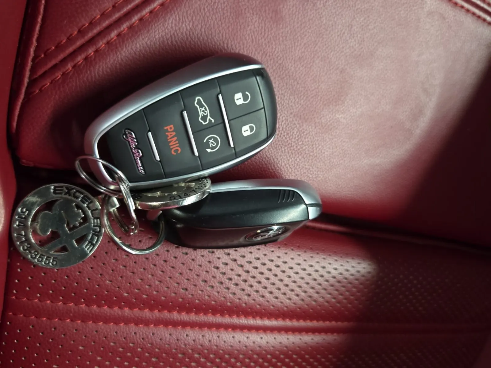 Keys/Fobs/Manual Photo