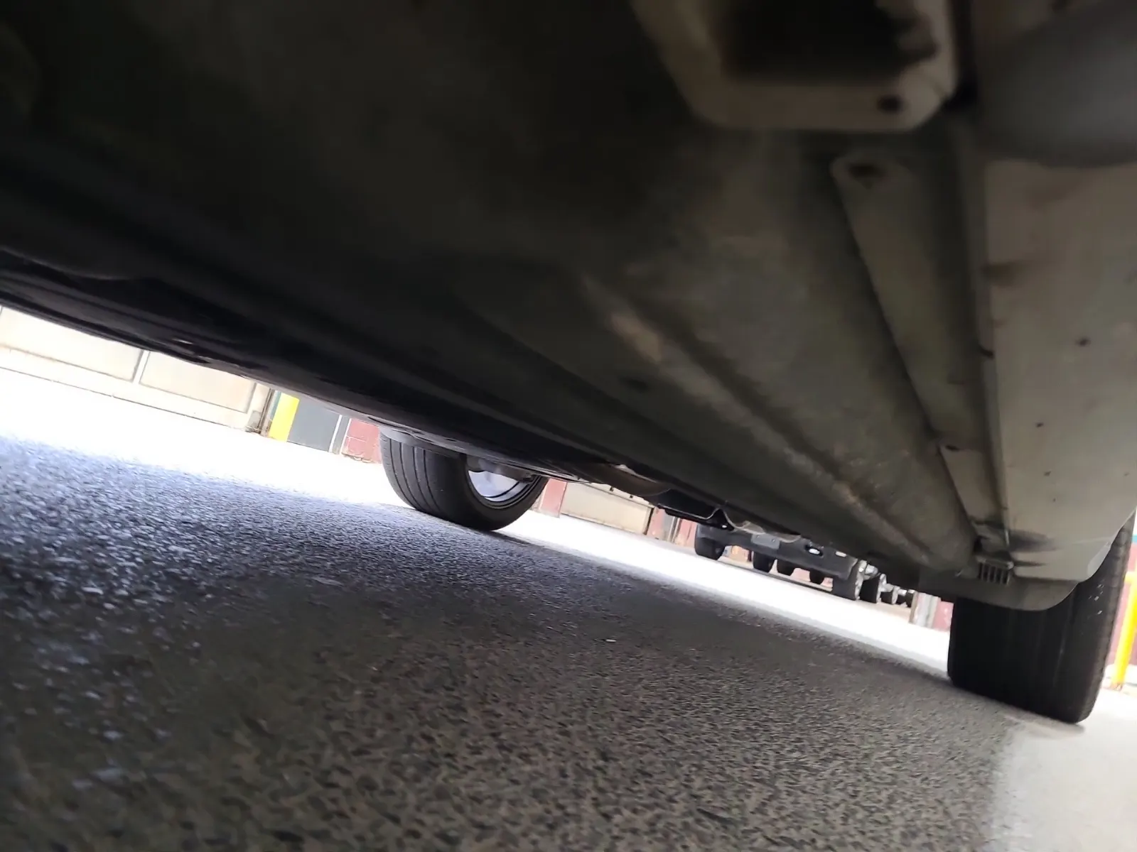 Undercarriage - Driver Photo