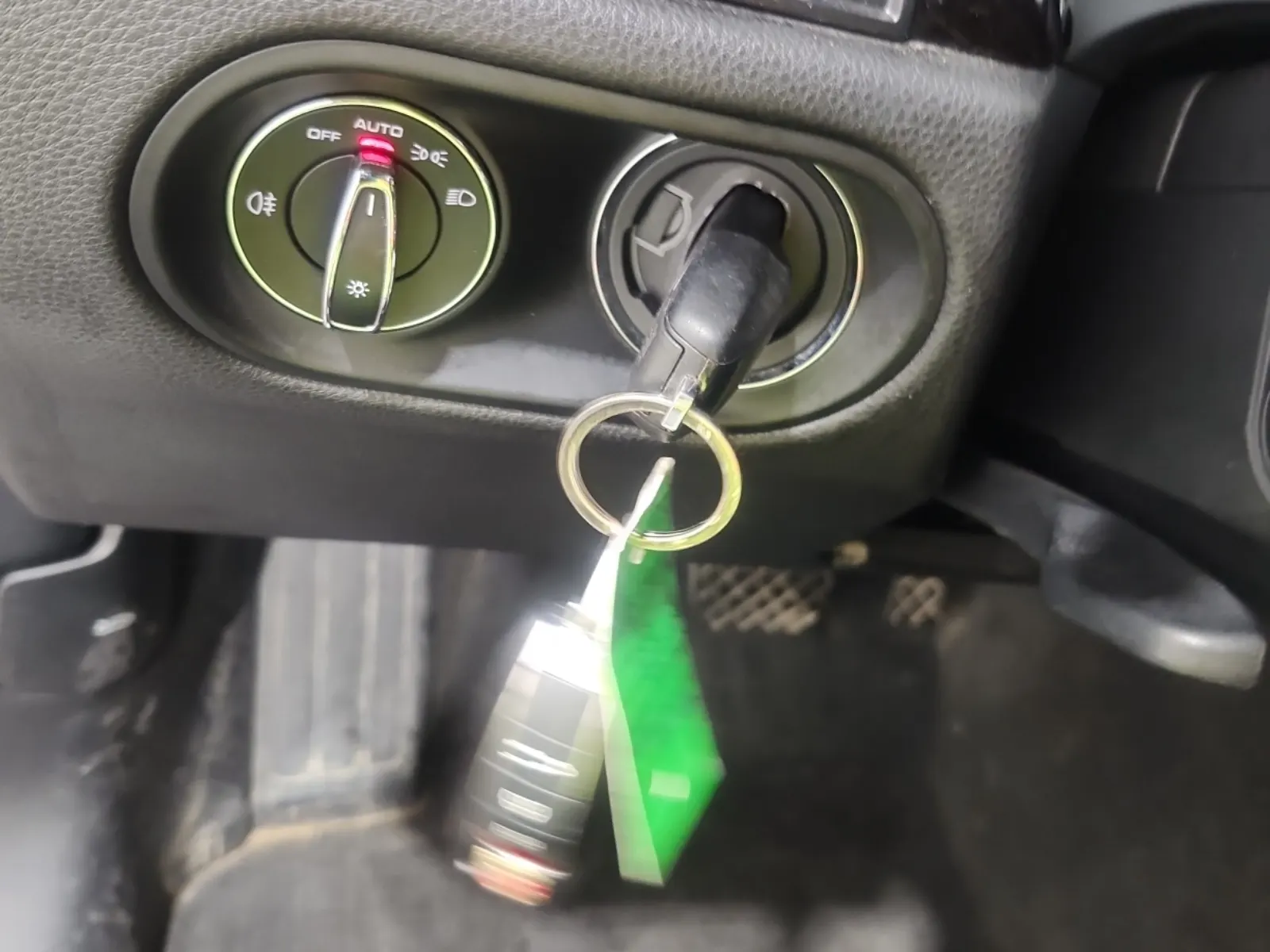 Keys/Fobs/Manual Photo