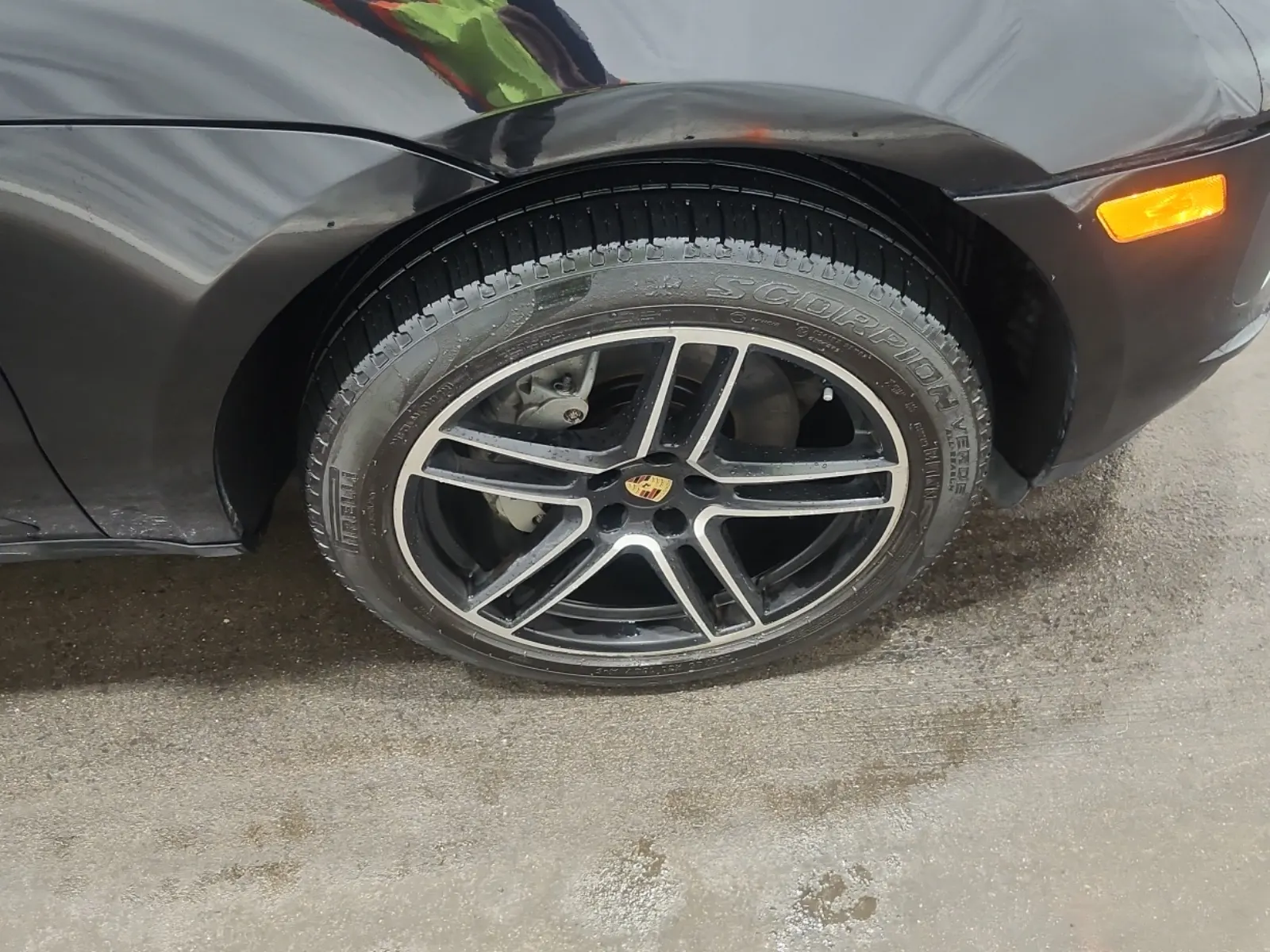 Right Front Wheel/Tire Photo