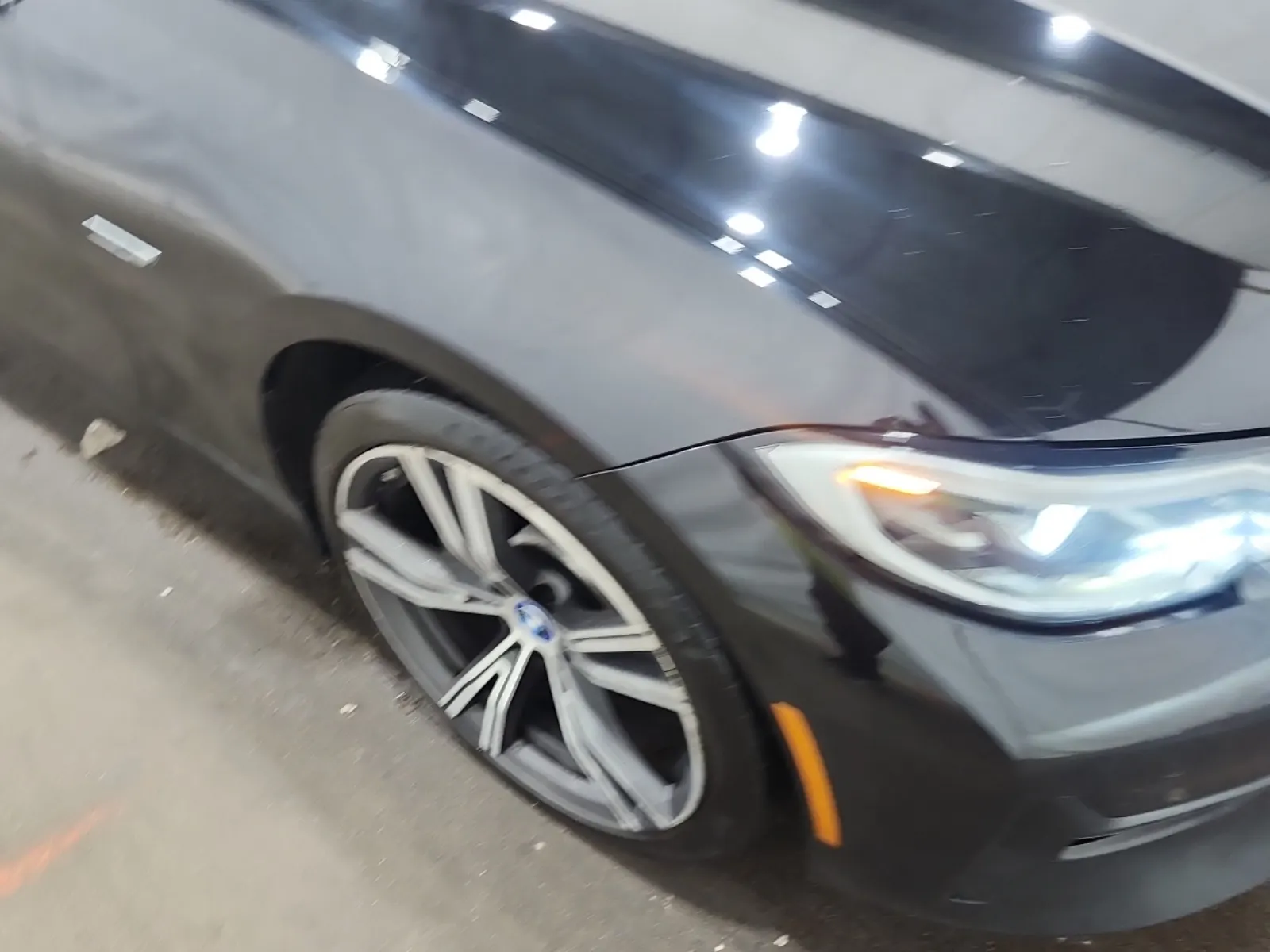 Right Front Wheel/Tire Photo