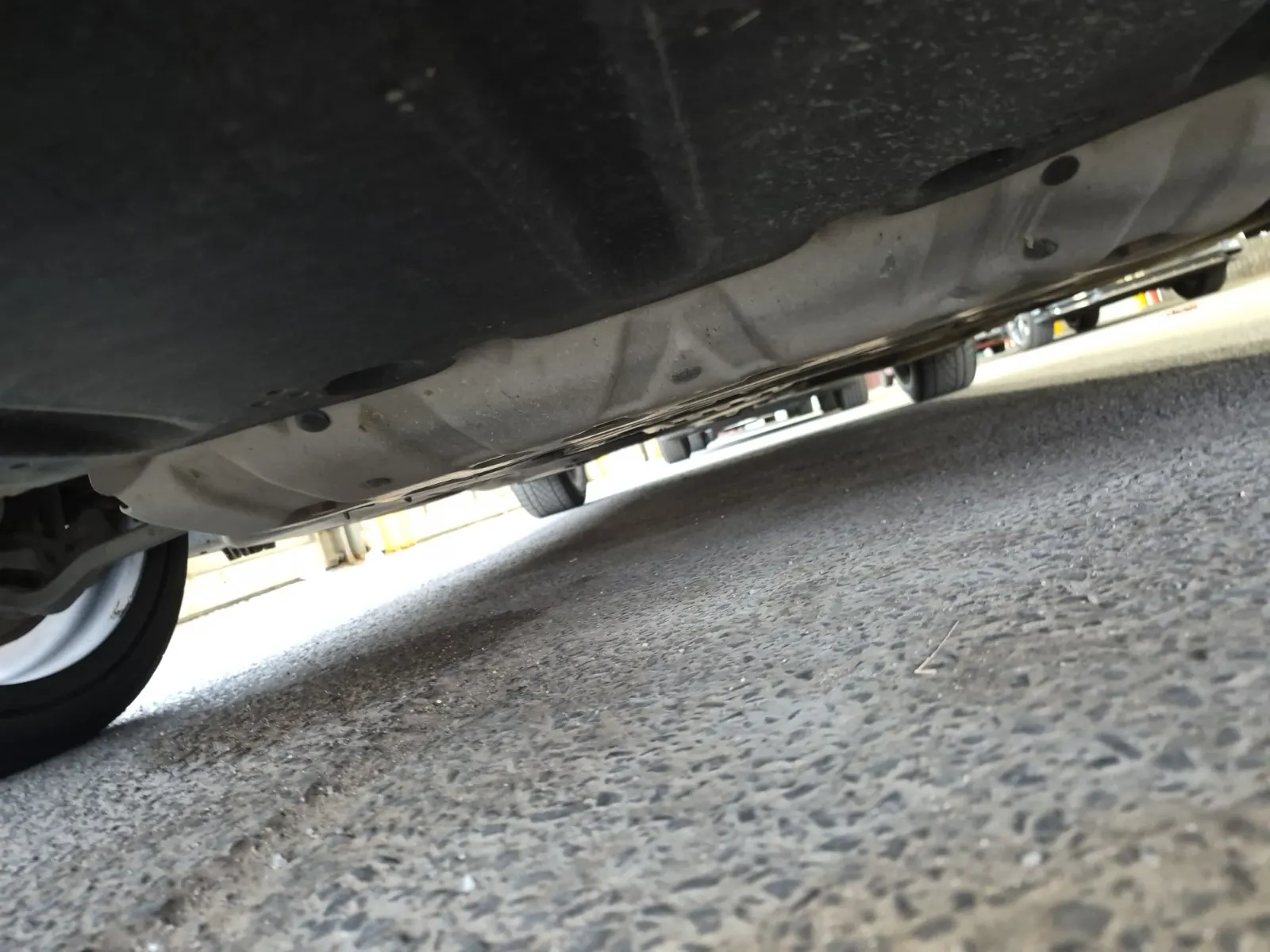 Undercarriage - Front Photo