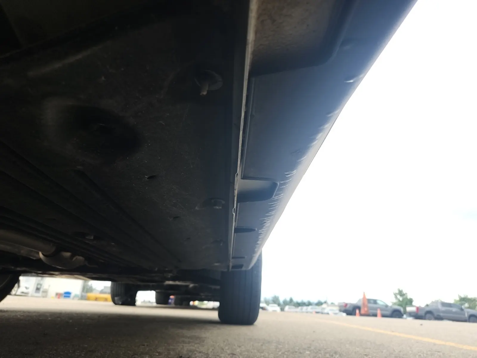 Undercarriage - Passenger Photo
