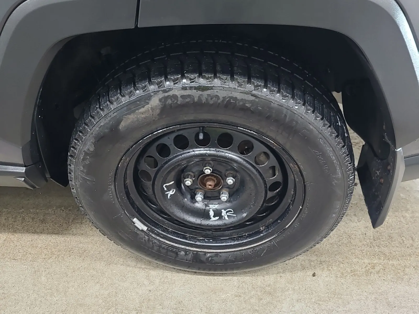 Left Rear Wheel/Tire Photo