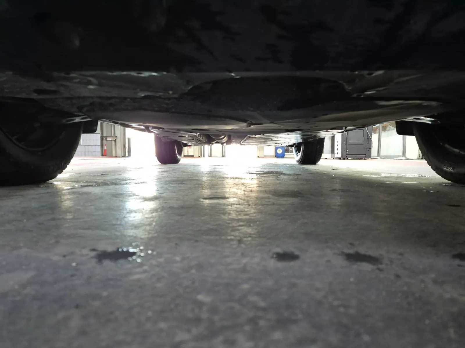 Undercarriage - Front Photo