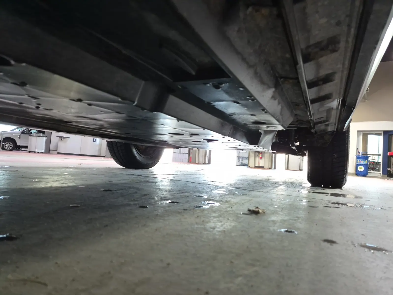 Undercarriage - Driver Photo