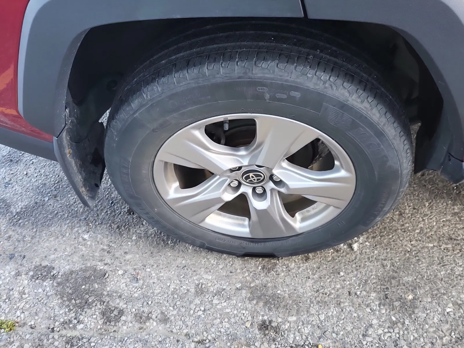 Right Rear Wheel/Tire Photo