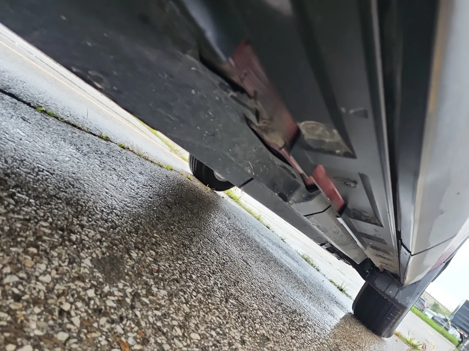 Undercarriage - Passenger Photo