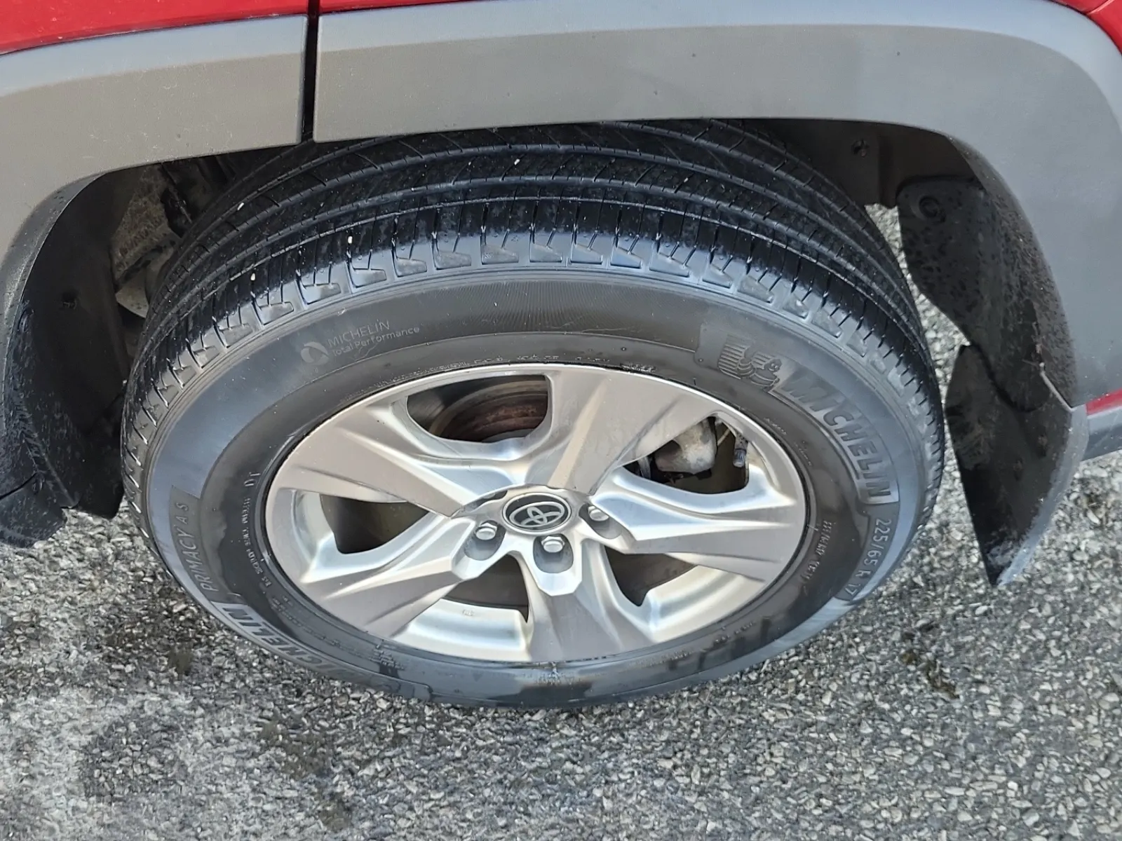 Left Rear Wheel/Tire Photo