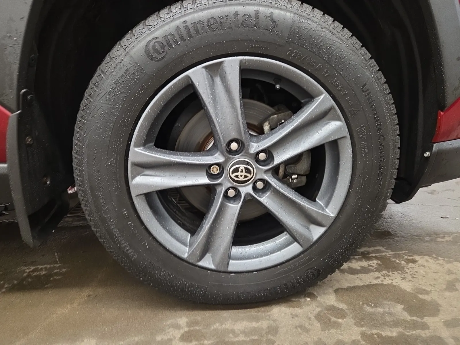 Right Front Wheel/Tire Photo
