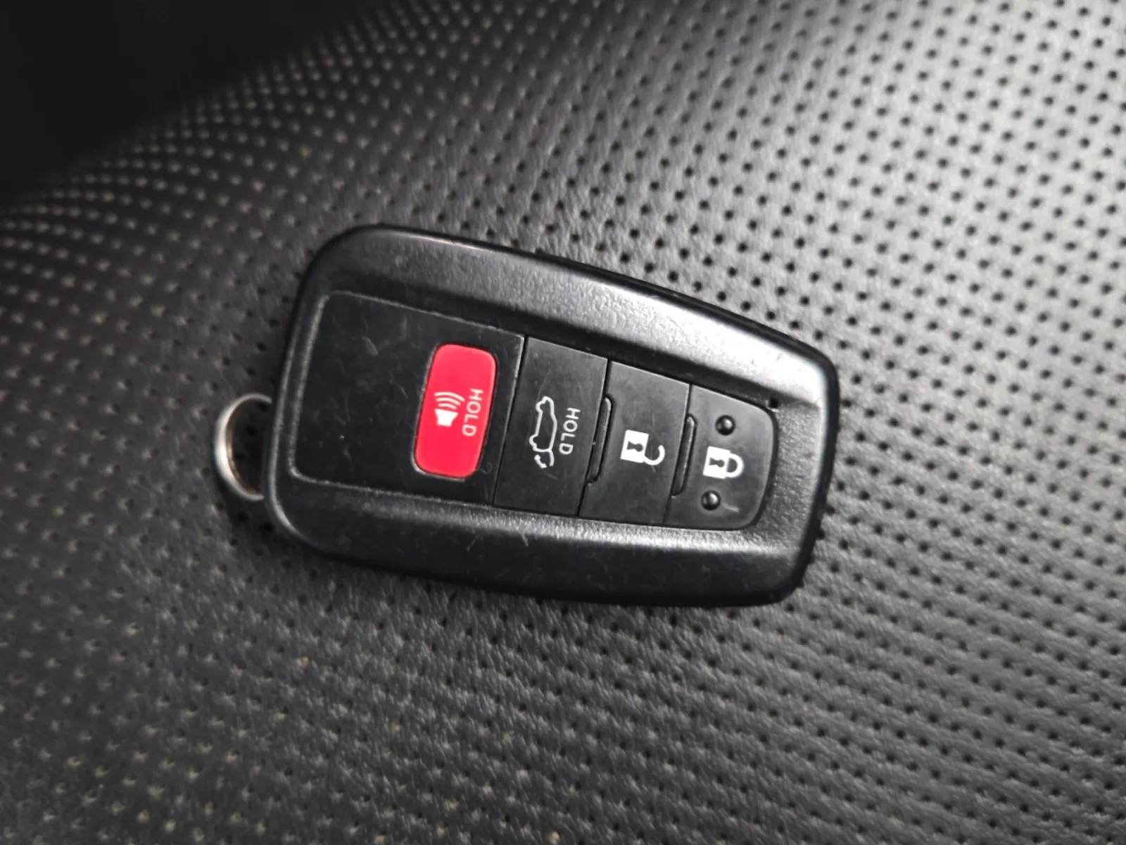 Keys/Fobs/Manual Photo