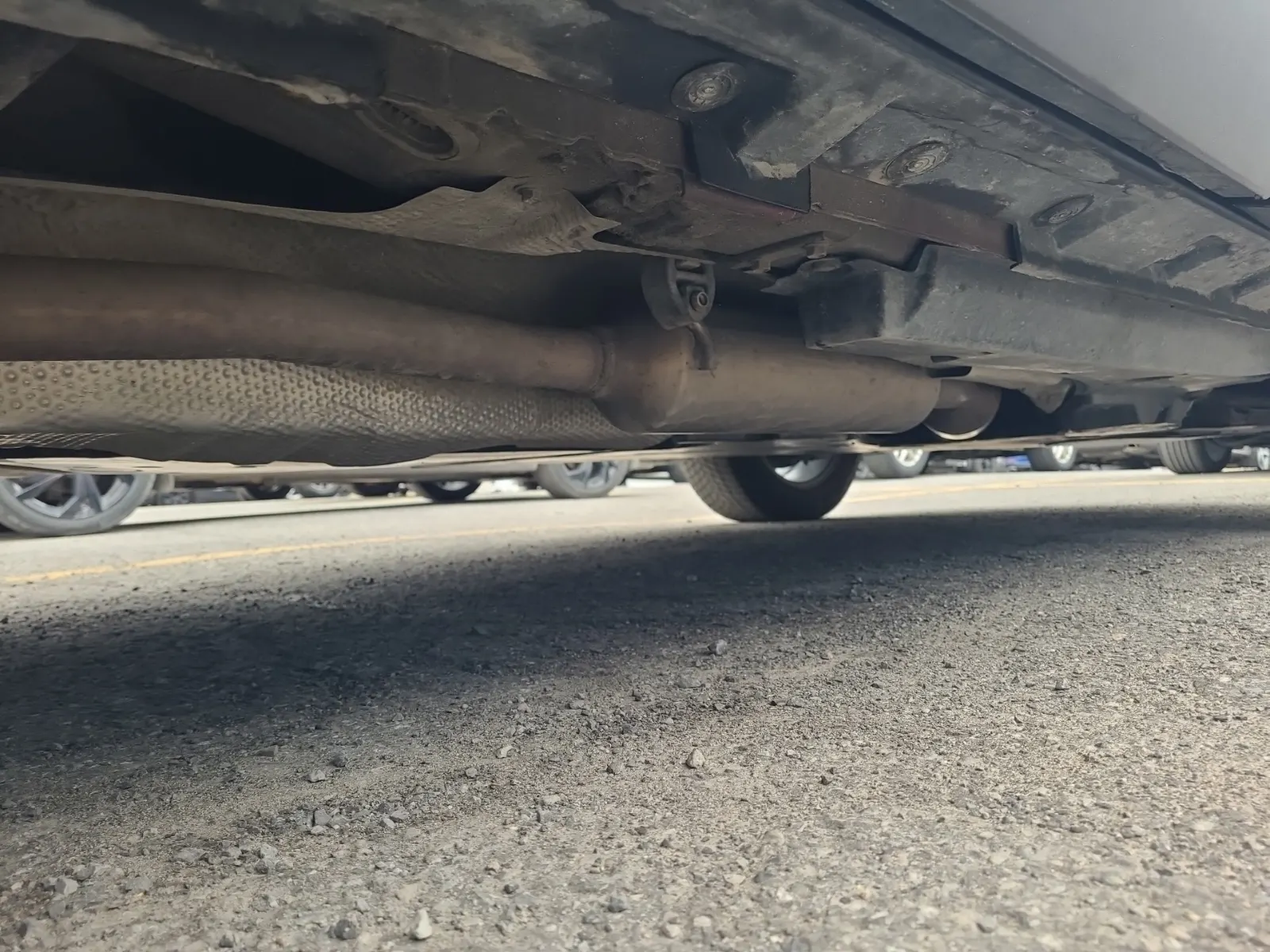 Undercarriage - Passenger Photo