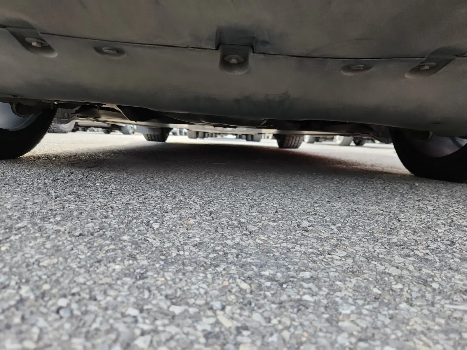 Undercarriage - Rear Photo