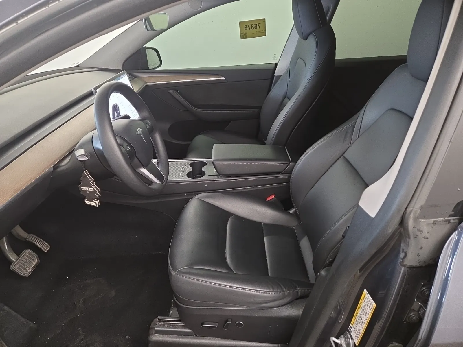 Front Interior Photo