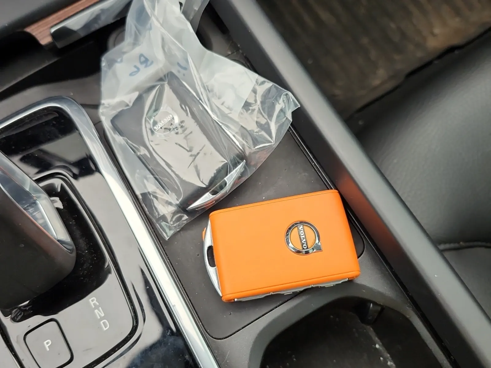 Keys/Fobs/Manual Photo